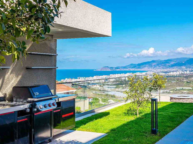 NACİYE ARAPOĞLU'NDAN ALANYA/ KARGICAK'TA ULTRA LÜKS SATILIK VİLLA