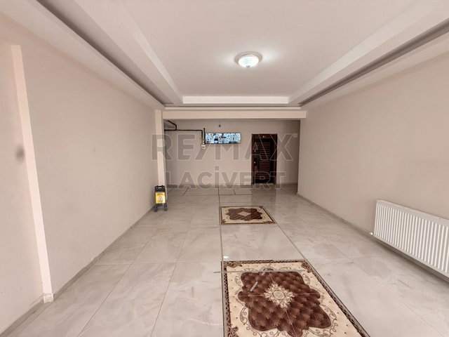 RE/MAX LACİVERT'TEN  YILDIZKENT'TE SATILIK 1+1 DAİRE