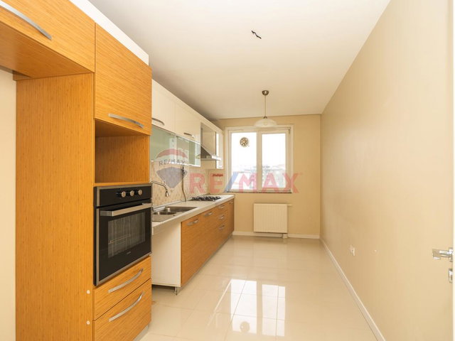 REMAX GELİŞİMDEN İDEAL EVLER SİTESİNDE 2+1 125 M2 DAİRE