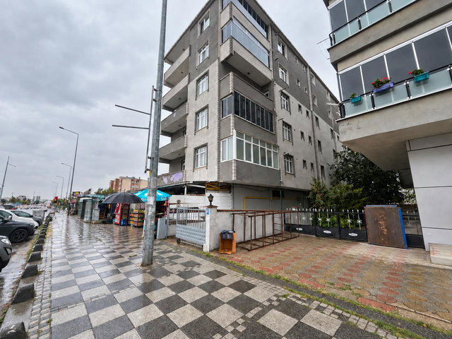 REMAX LAND'DEN ÇERKEZKÖY NAMIK KEMAL BULVARINDA  2+1 | BALKONLU |
