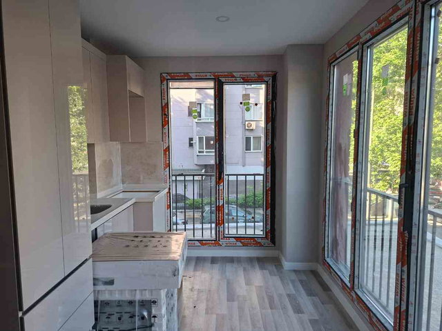 KADIKÖY MERDİVENKÖY DE CADDE ÜZERİNDE 2+1 SIFIR SATILIK DAİRE