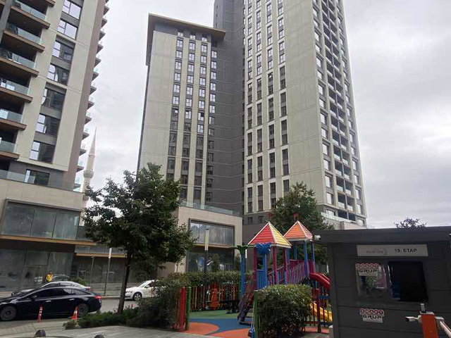 EMLAK KONUT YENİ FİKİRTEPE 2 GÖZTEPE METRO ÇIKIŞININ TAM KARŞISINDA SATILIK 4+1 DAİRE