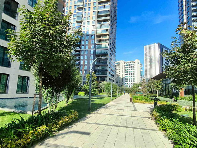 AVRUPA KONUTLARI BAHÇE KULLANIMLI BAHÇE KATI 4+1 KİRALIK DAİRE
