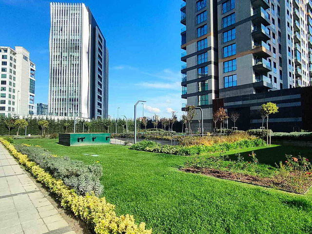 AVRUPA KONUTLARI BAHÇE KULLANIMLI BAHÇE KATI 4+1 KİRALIK DAİRE