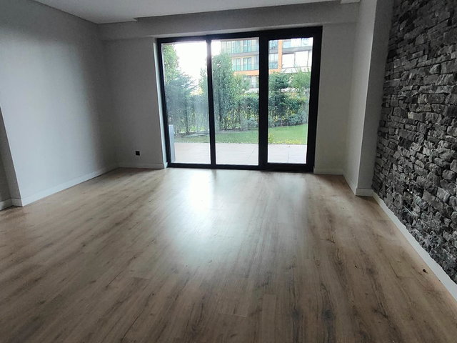 AVRUPA KONUTLARI BAHÇE KULLANIMLI BAHÇE KATI 4+1 KİRALIK DAİRE