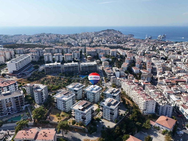 KUŞADASI İKİÇEŞMELİK MAH. ALATURKA ADA EVLERİ'NDE SATILIK 3+1 DAİRE