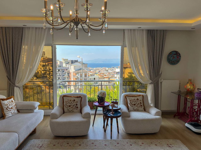 KUŞADASI İKİÇEŞMELİK MAH. ALATURKA ADA EVLERİ'NDE SATILIK 3+1 DAİRE