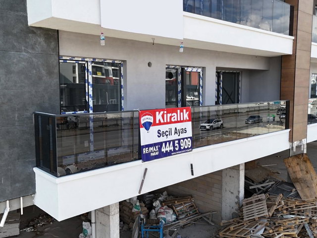 GÖLBAŞI KARŞIYAKA MAHALLESİ’NDE GÖL MANZARALI SIFIR 2+1 KİRALIK DAİRE