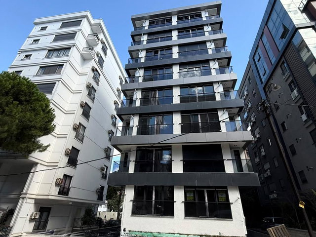 FENERYOLU ÖZGÜRLÜK PARKINA KOMŞU BALKONLU 2+1 SATILIK DAIRE