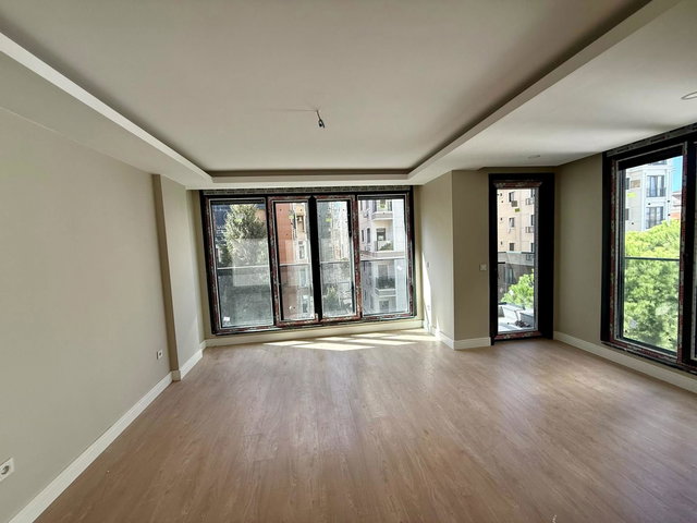 FENERYOLU ÖZGÜRLÜK PARKINA KOMŞU BALKONLU 2+1 SATILIK DAIRE