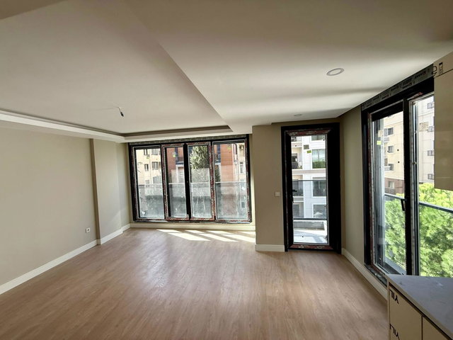 FENERYOLU ÖZGÜRLÜK PARKINA KOMŞU BALKONLU 2+1 SATILIK DAIRE