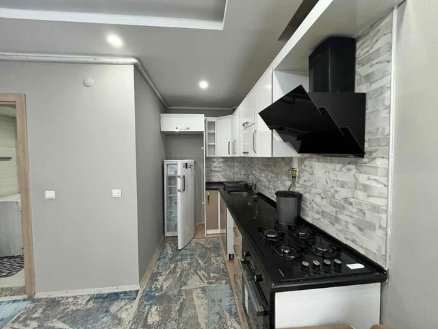 DÜZCE MERKEZ ORHANGAZİ’DE EŞYALI 1+1 KİRALIK DAİRE | BALKONLU, DOĞALGAZ KOMBİLİ