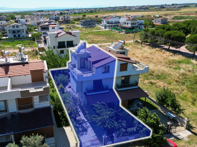 DİKİLİDE DENİZE YAKIN SATILIK 4+1 TRİPLEX VİLLA
