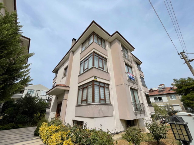 AYVALIK ALI ÇETINKAYA MAHALLESINDE SATILIK 2+1 DAIRE