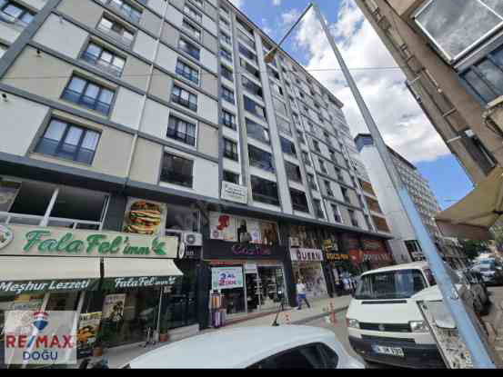 REMAX DOĞU'DAN AHMET AYTAR MEYDANINDA FIRSAT 3+1 SATILIK DAİRE