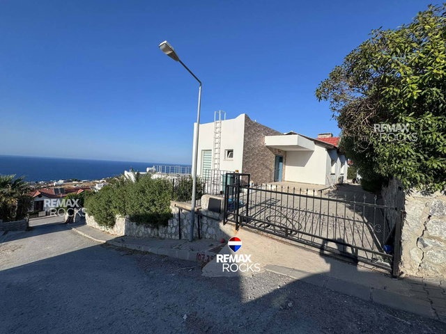 GİRNE ALSANCAK'DA GÜNEY CEPHELİ, EŞYALI 4+1 MÜSTAKİL VİLLA | 240 M²