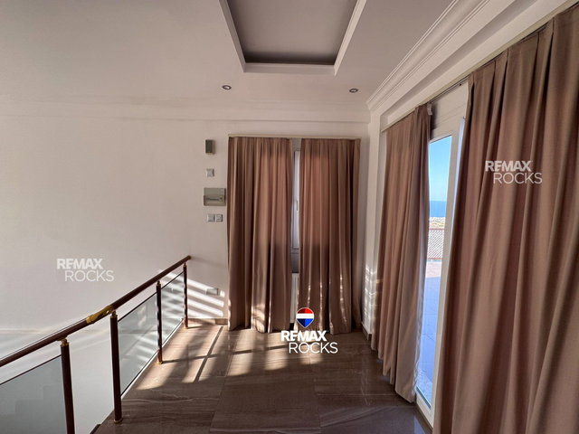 GİRNE ALSANCAK'DA GÜNEY CEPHELİ, EŞYALI 4+1 MÜSTAKİL VİLLA | 240 M²