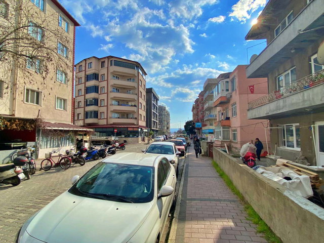 BARBAROS MAHALLESI YENI KORDON CIVARI SATILIK 3+1 DAIRE
