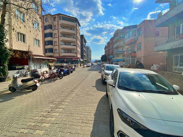 BARBAROS MAHALLESI YENI KORDON CIVARI SATILIK 3+1 DAIRE