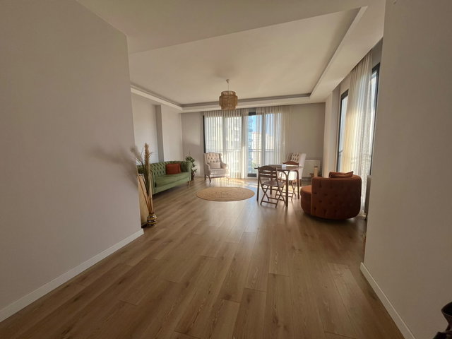 KOZYATAĞI KOZZY AVM YANINDA YENİ KİRALIK DAİRE