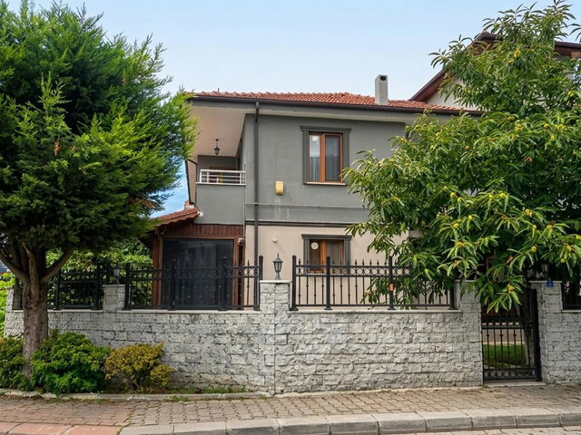 REMAX HÜRDEN SERDİVAN BAHÇELİEVLER'DE KİRALIK DUBLEKS VİLLA