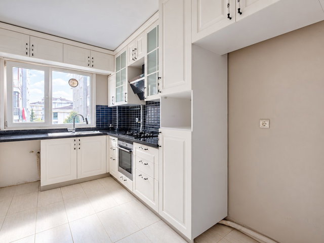LA MAISON SITESI’NDE HAVUZ MANZARALI, EBEVEYN BANYOLU 3+1 KIRALIK DAIRE
