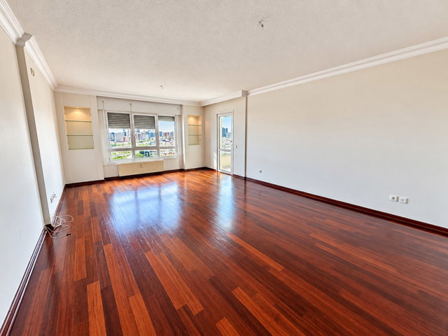 ATAŞEHİR GARDENYA 2 SİTESİ’NDE FIRSAT KİRALIK 3,5+1 DAİRE