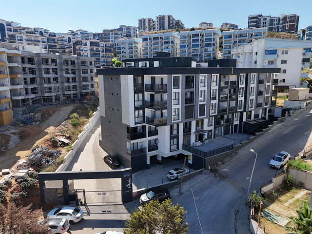 KUŞADASI BEMKA PARADİSE’DA SATILIK 1+1 DAİRE