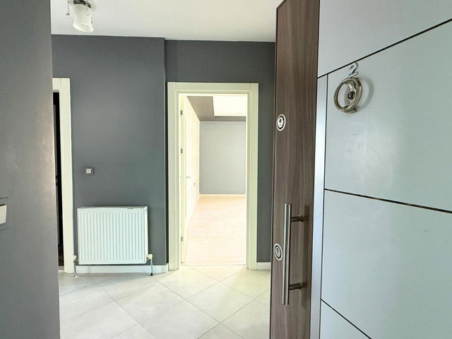 REMAX BEYAZ GEÇİTTE HAVUZLU SİTE İÇİNDE 3+1 BAKIMLI LÜKS DAİRE