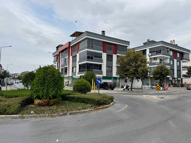 REMAX MİD'DEN BAHÇELİEVLER TEKNİK LİSE CADDESİ’NDE 205 M² BRÜT 4+1