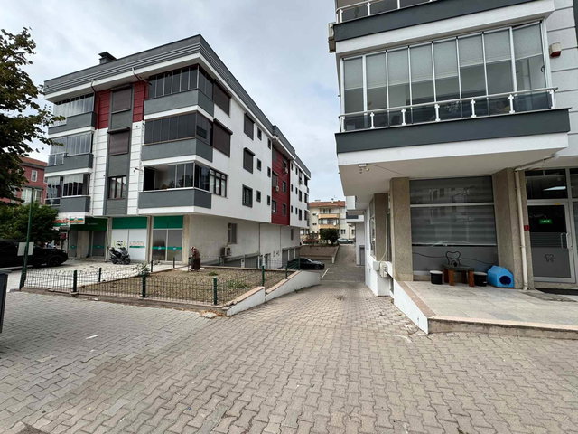 REMAX MİD'DEN BAHÇELİEVLER TEKNİK LİSE CADDESİ’NDE 205 M² BRÜT 4+1