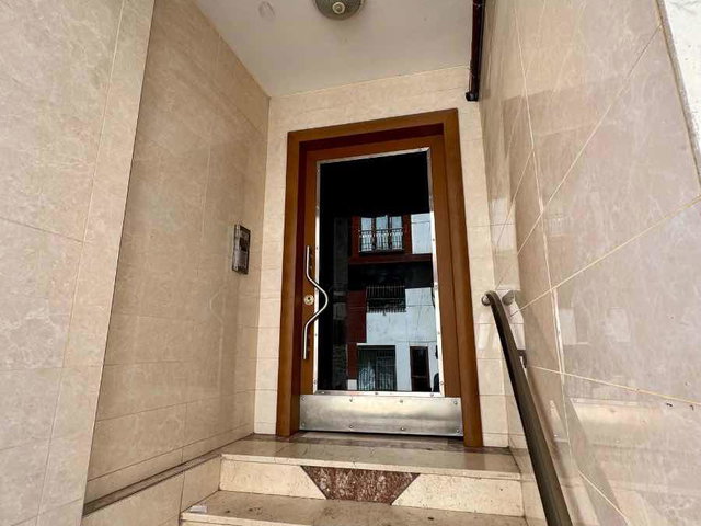 FORUM İSTANBUL’A KOMŞU 3+1 BAKIMLI DAİRE