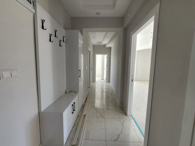 KORKUTELİ / KARŞIYAKA MAH.DE / SIFIR GENİŞ 2+1