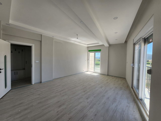 KORKUTELİ / KARŞIYAKA MAH.DE / SIFIR GENİŞ 2+1