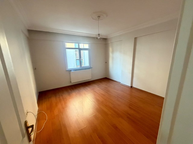 BAHÇELIEVLER SOĞANLI DA 2+1 KIRALIK BOŞ DAIRE