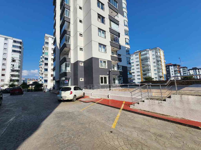 RE/MAX CAN ÖZKOKU'DAN ATAKENT LAVİNİA SİTESİNDE KİRALIK 3+1