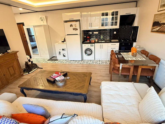 BEŞÇEŞMELERDE YENİ BİNADA GENİŞ VE FERAH NET 52 M2 SATILIK 1+1 DAİRE