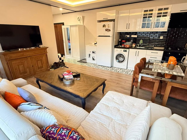 BEŞÇEŞMELERDE YENİ BİNADA GENİŞ VE FERAH NET 52 M2 SATILIK 1+1 DAİRE