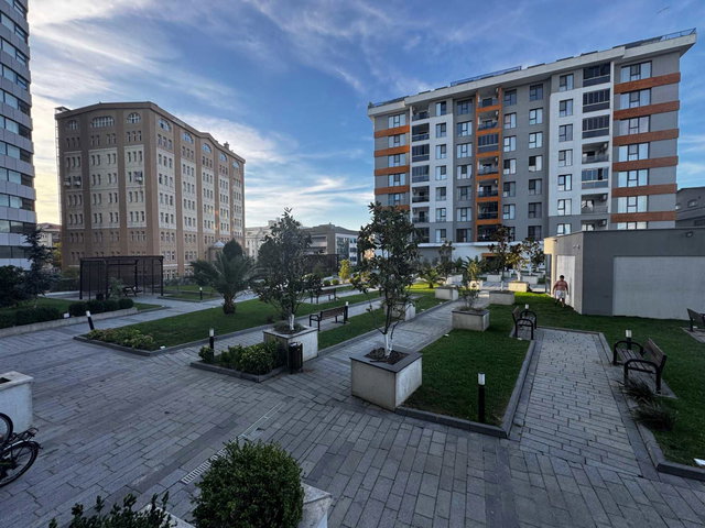 AVCILAR REFORM LIFE'TA METROBÜSE YAKIN, FULL EŞYALI VE DENIZ MANZARALI 1+1 KIRALIK