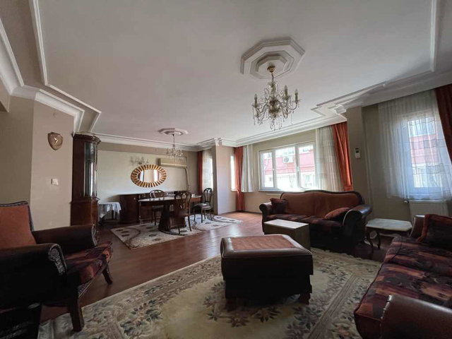 AKDENİZ CADDESİ 3+1 ASANSÖRLÜ BOŞ GENİŞ DAİRE