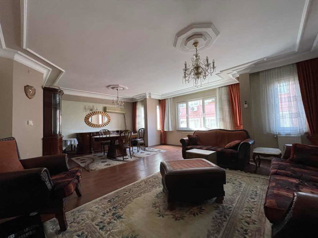 AKDENİZ CADDESİ 3+1 ASANSÖRLÜ BOŞ GENİŞ DAİRE