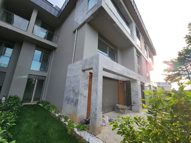 TUZLA POSTAHANE MAH.ULTRA LUXS VILLA KONSEPT'INDE OZEL MIMARILI BAHCE KATI 4+1