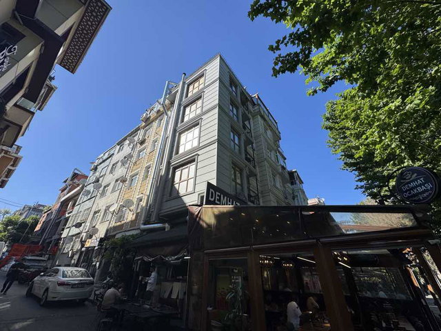 KADINLAR PAZARI’NDA 3 + 1 ARA KAT MASRAFSIZ DAIRE