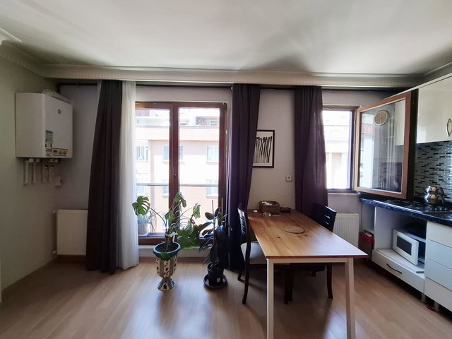ŞIŞLI  HALİDE EDİP ADIVAR MAHALLESİ GENÇ BINADA  SATILIK 2+2 DAIRE