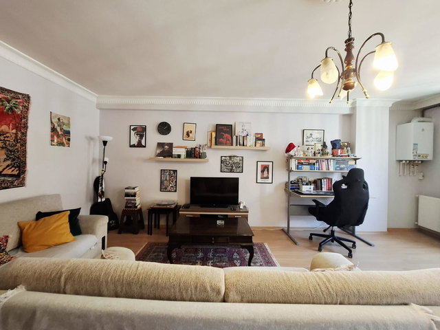 ŞIŞLI  HALİDE EDİP ADIVAR MAHALLESİ GENÇ BINADA  SATILIK 2+2 DAIRE
