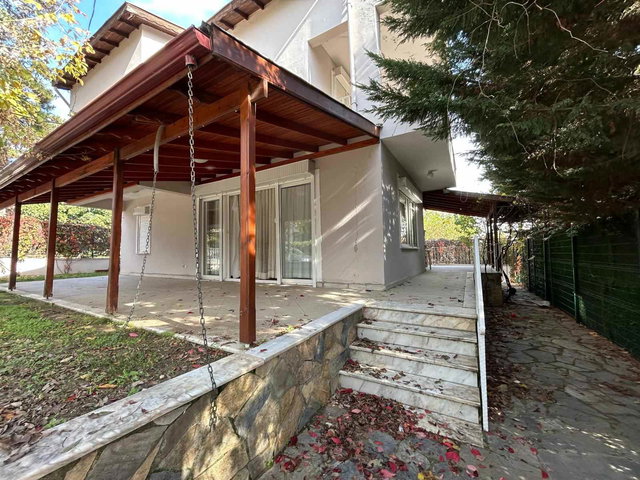 REMAX KULE'DEN DENİZE SIFIR KUM PLAJLI SİTEDE 6+1 VİLLA