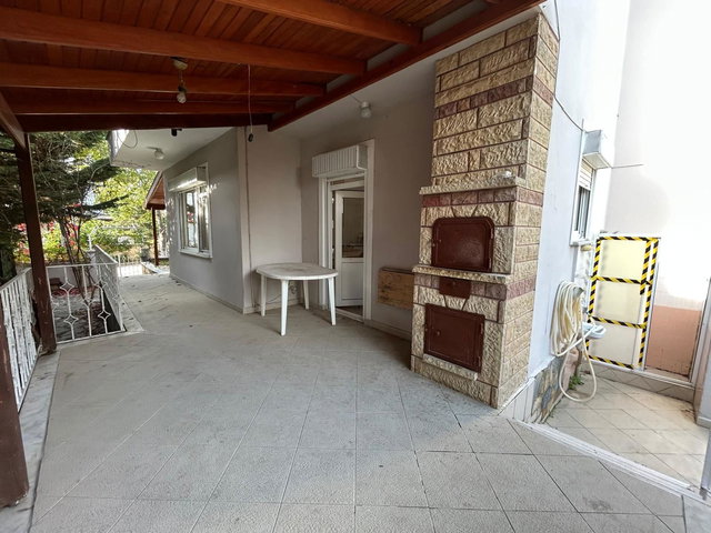 REMAX KULE'DEN DENİZE SIFIR KUM PLAJLI SİTEDE 6+1 VİLLA