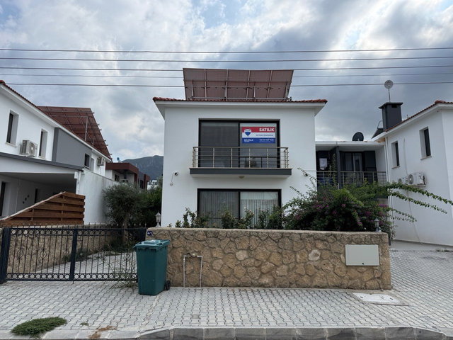 GIRNE KARAOĞLANOĞLU’NDA SATILIK 4+1 VILLA | SOLAR PANEL