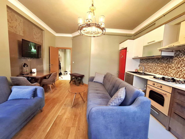 ŞİŞLİ'DE METROYA YAKIN YENİ NİNADA EŞYALI KİRALIK 2+1 DAİRE
