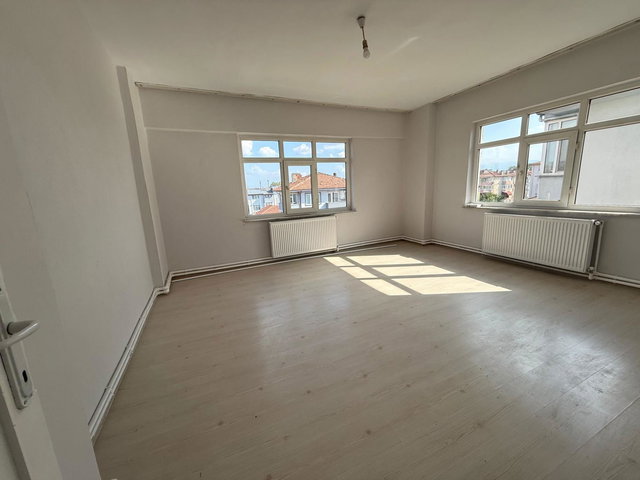 REMAX DESIGN ŞEKER MAHALLESİNDE 3+1 KİRALIK DAİRE